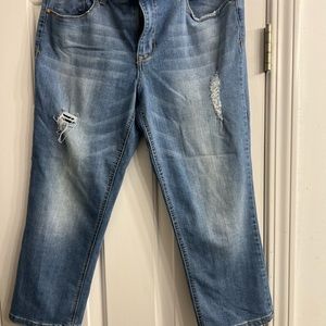 Women denim Capris jeans. Gently used